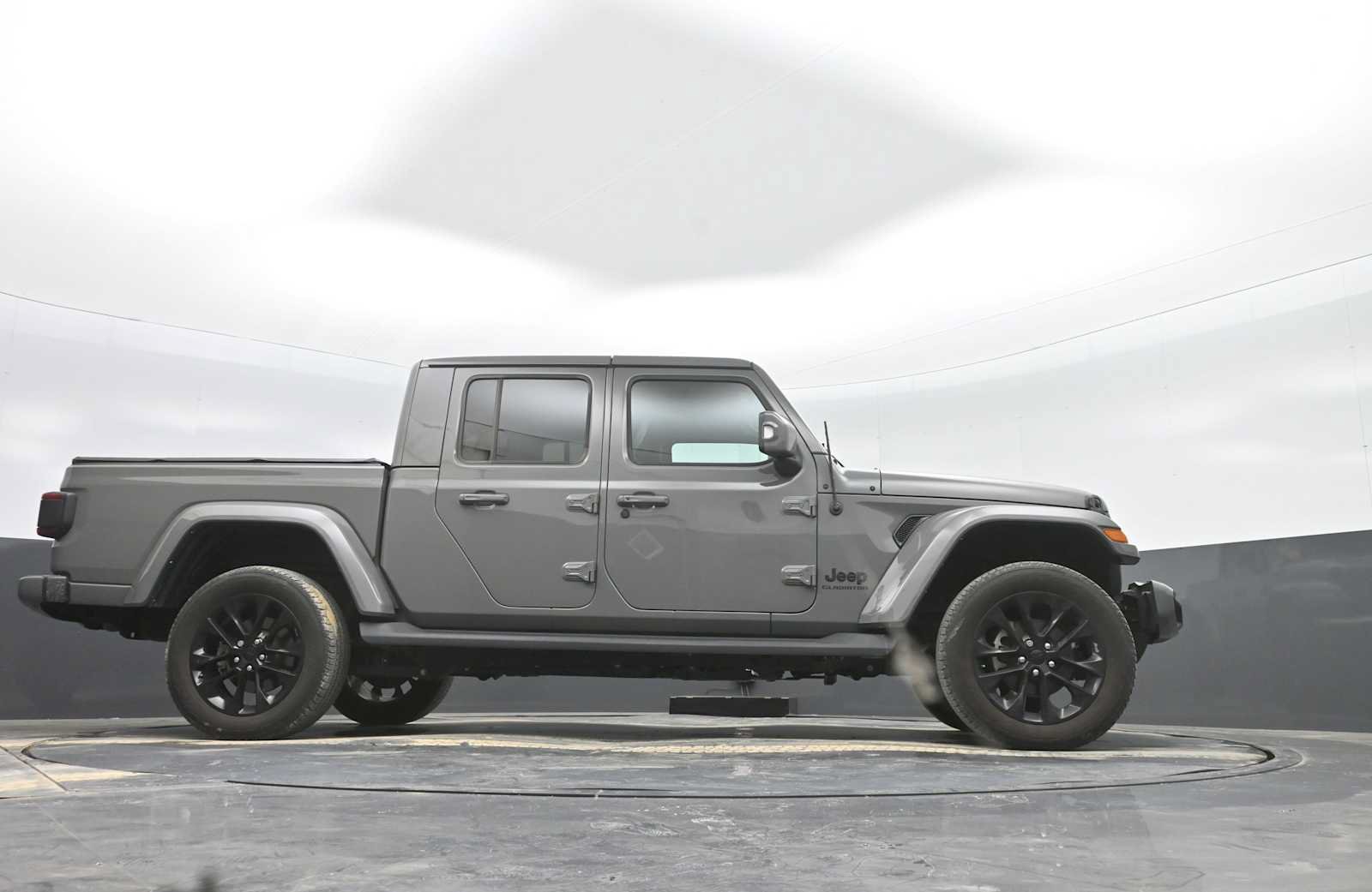 Used 2022 Jeep Gladiator Overland AWD/4WD image 35