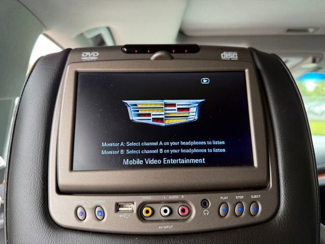 Used 2017 Cadillac Escalade Luxury w/ LPO, Radiant Package AWD/4WD image 10
