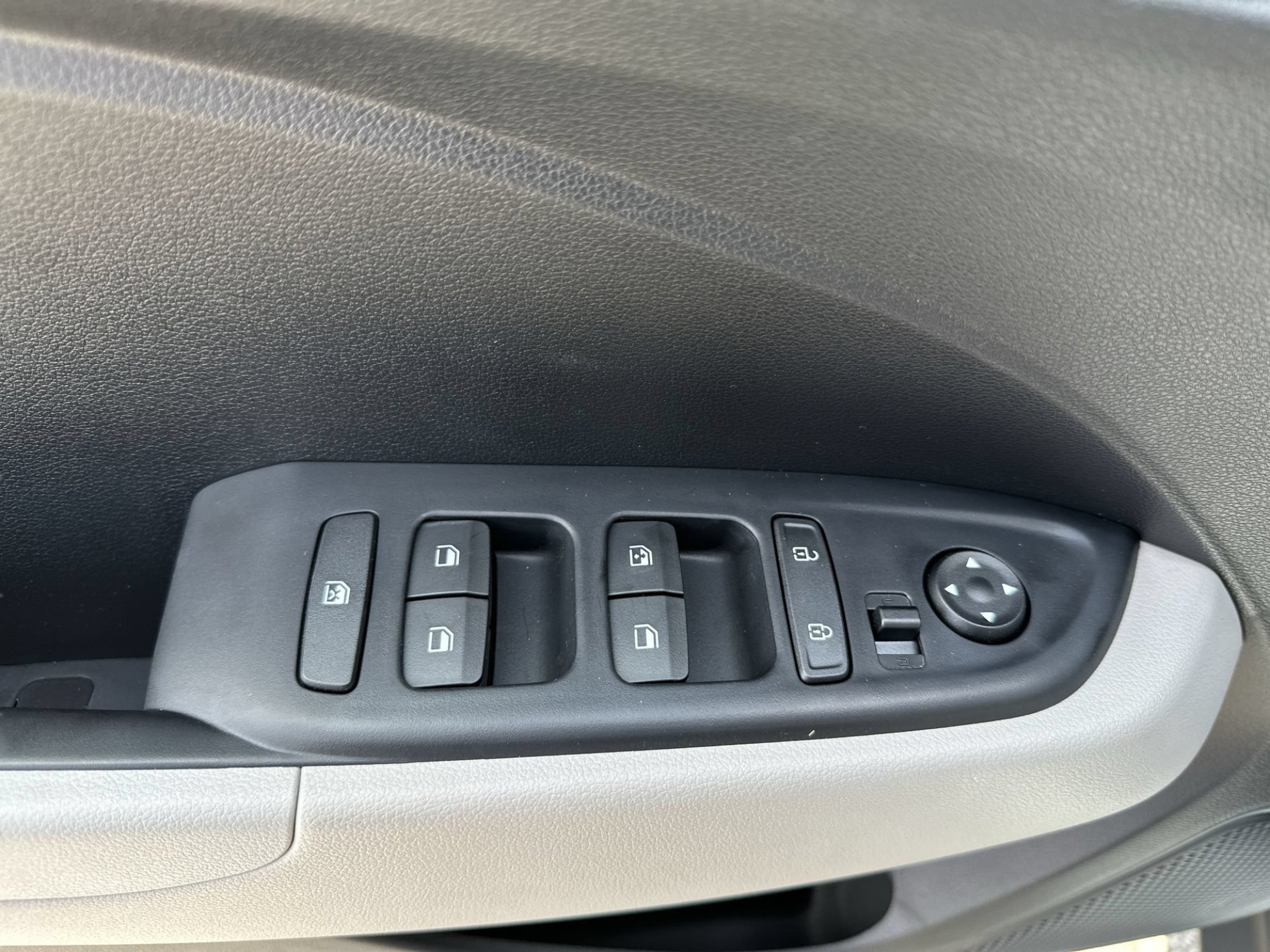 New 2026 Hyundai Venue SEL FWD image 15