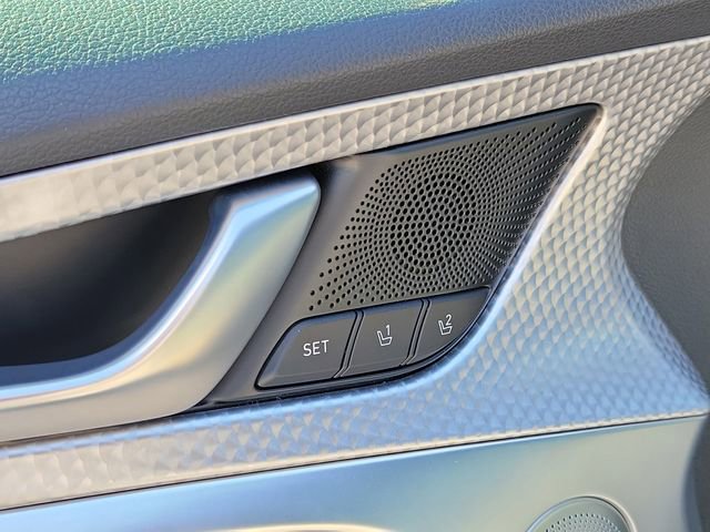 Used 2023 Genesis G70 3.3T w/ Sport Prestige Package image 19