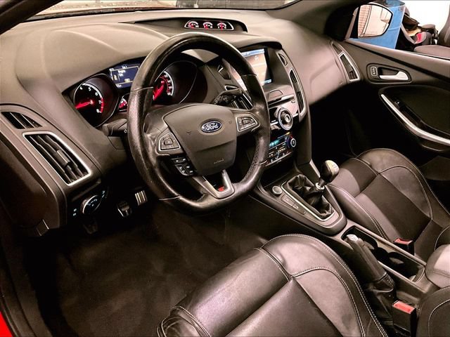 Used 2015 Ford Focus ST w/ Equipment Group 402A FWD image 12