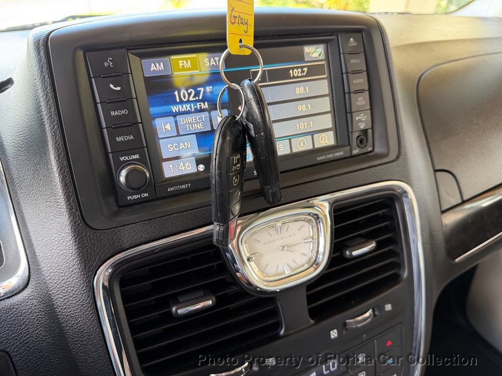 Used 2013 Chrysler Town & Country Limited w/ Luxury Group FWD image 55