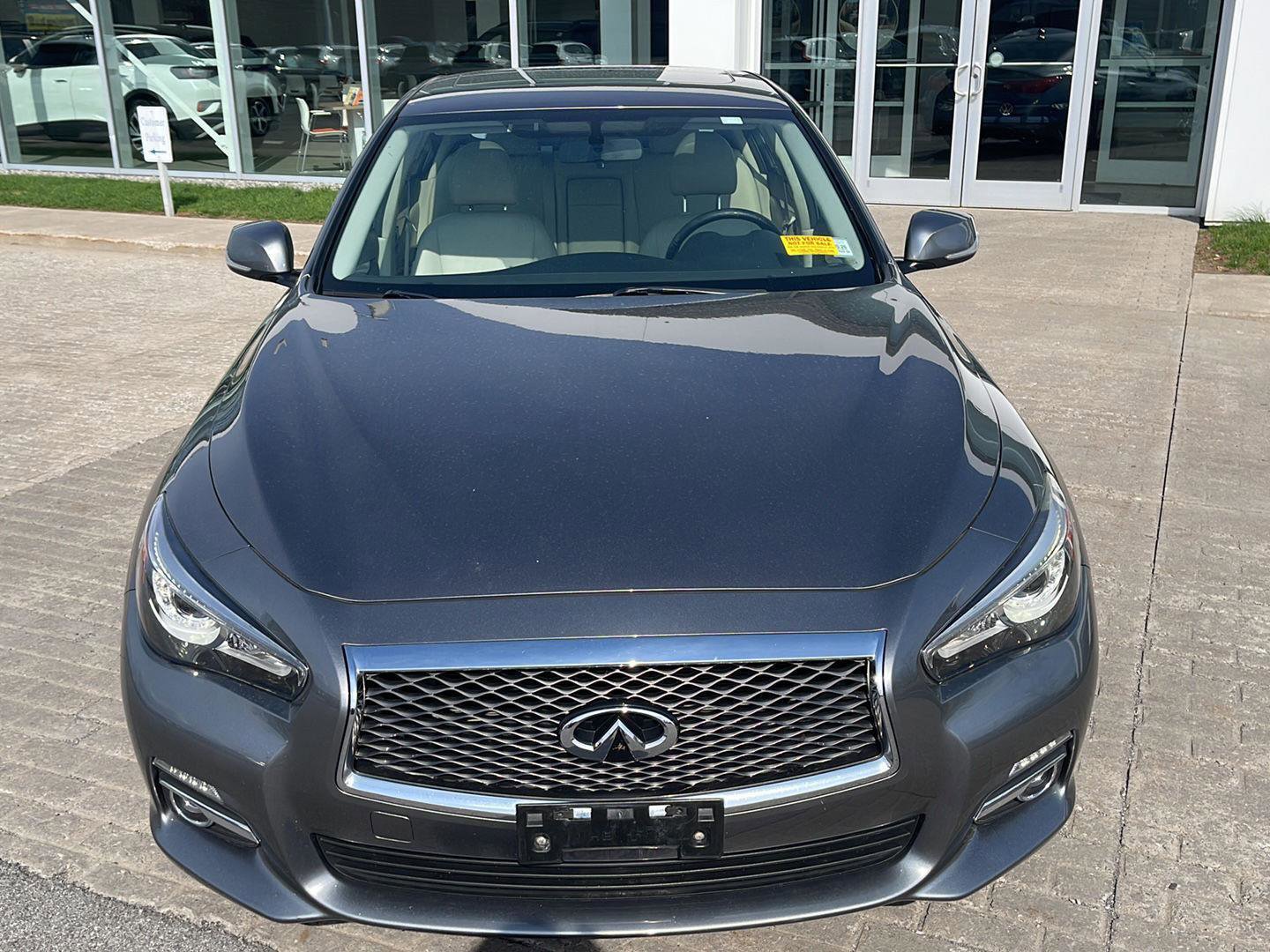Used 2015 INFINITI Q50 2.0t w/ Moonroof Package image 2