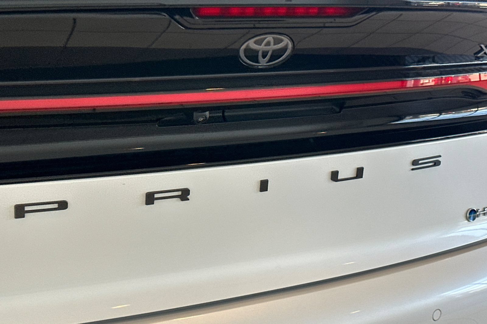 Certified 2023 Toyota Prius XLE FWD image 27
