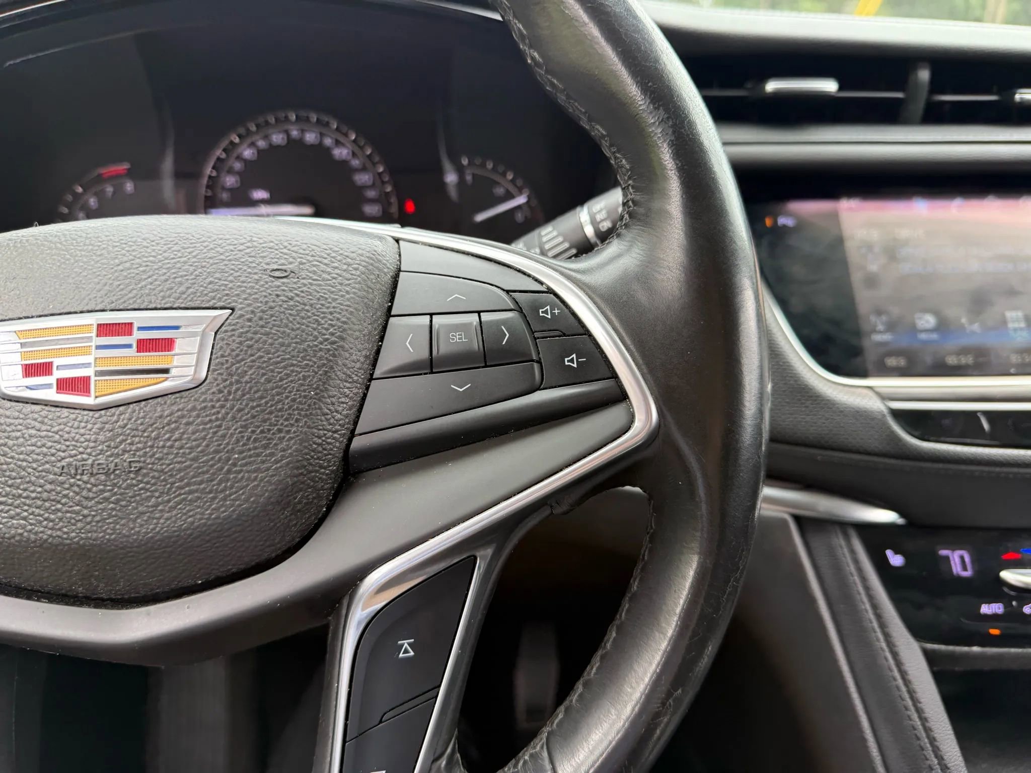 Used 2017 Cadillac XT5 Luxury w/ Driver Awareness Package FWD image 25