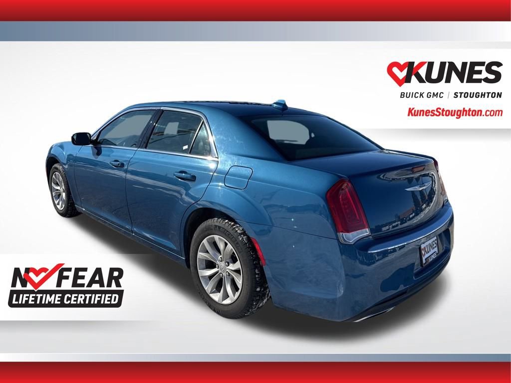 Used 2022 Chrysler 300 Touring image 9