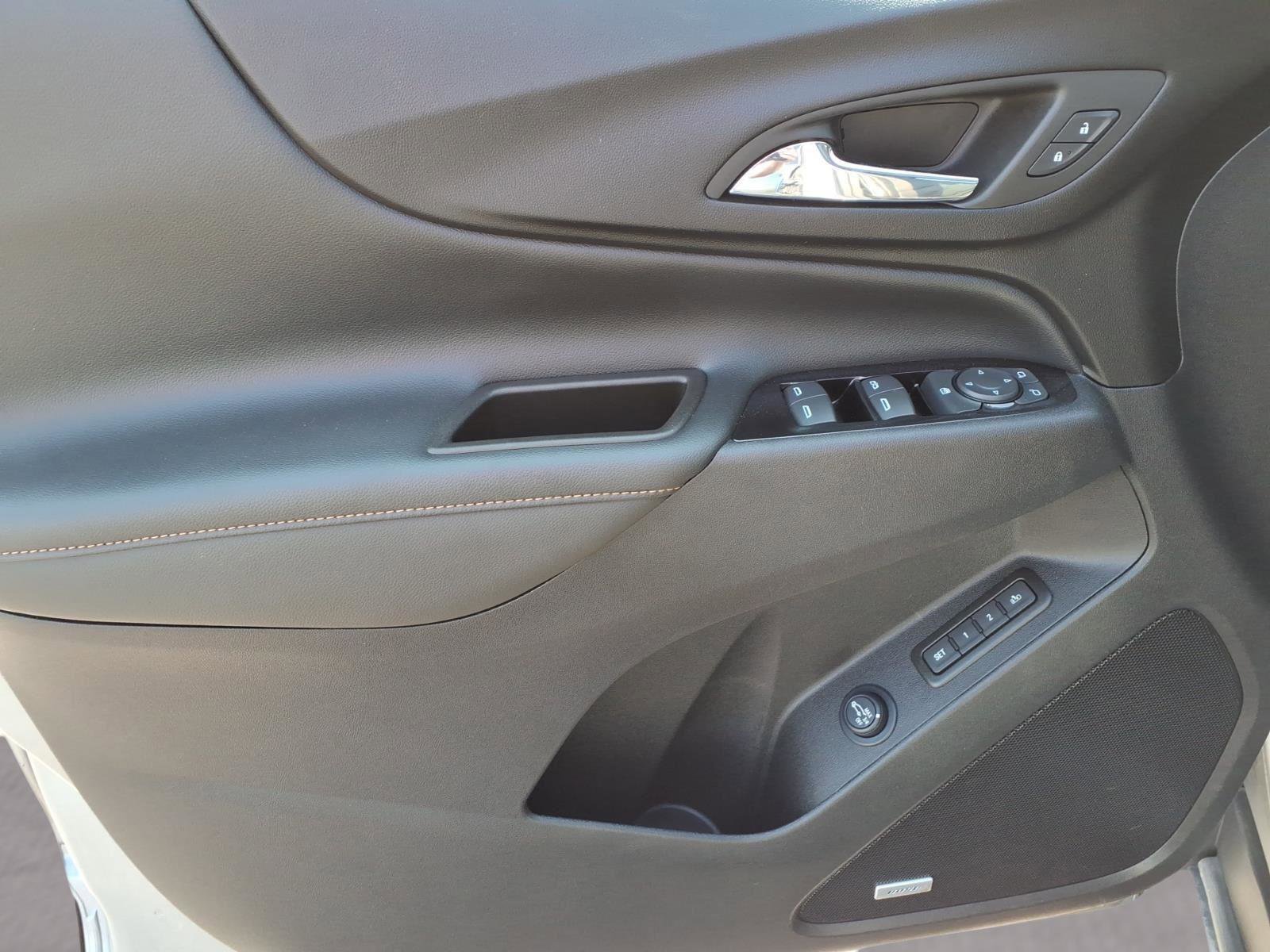 Used 2023 Chevrolet Equinox Premier AWD/4WD image 13