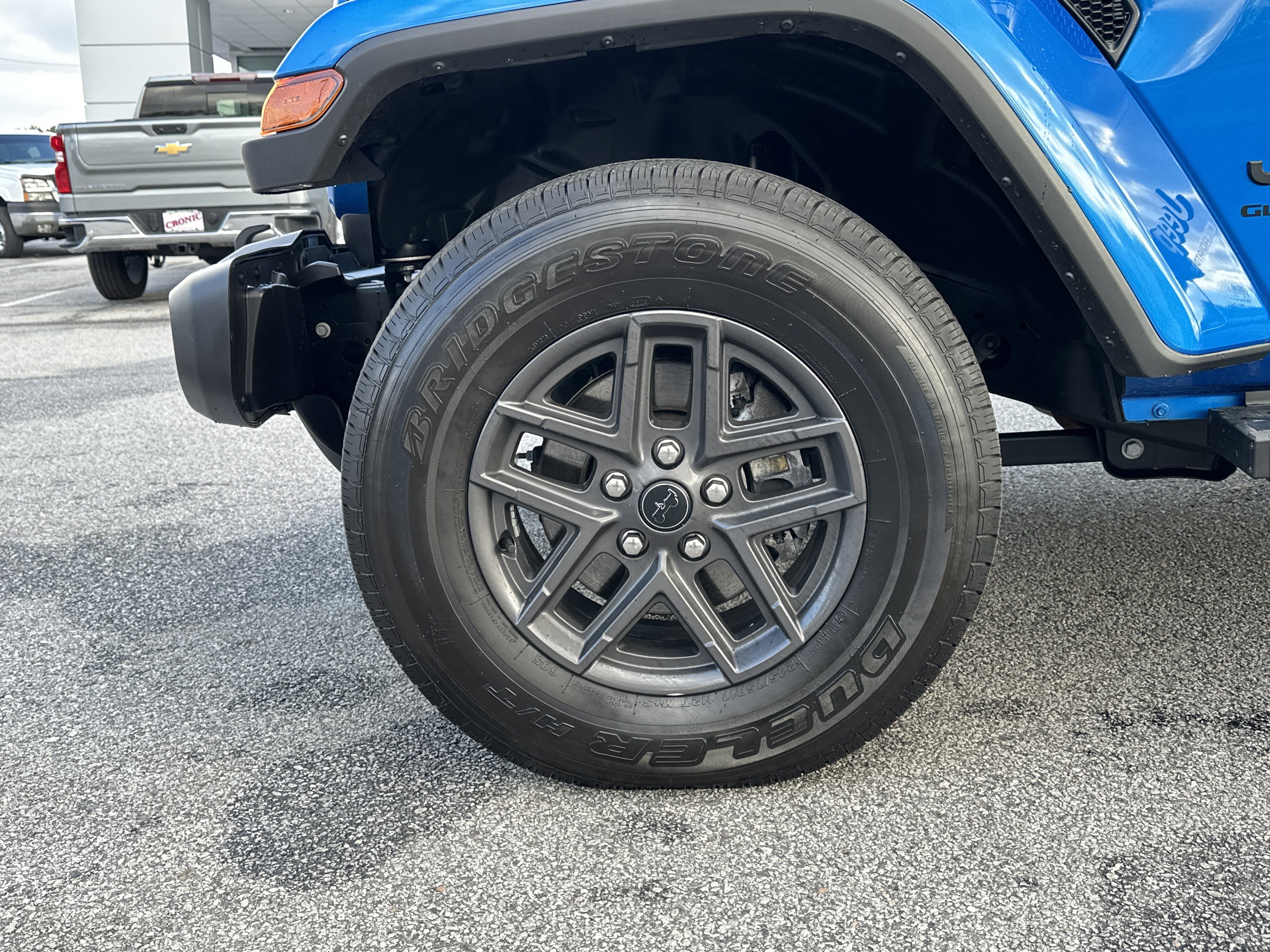 Used 2024 Jeep Gladiator Sport image 11