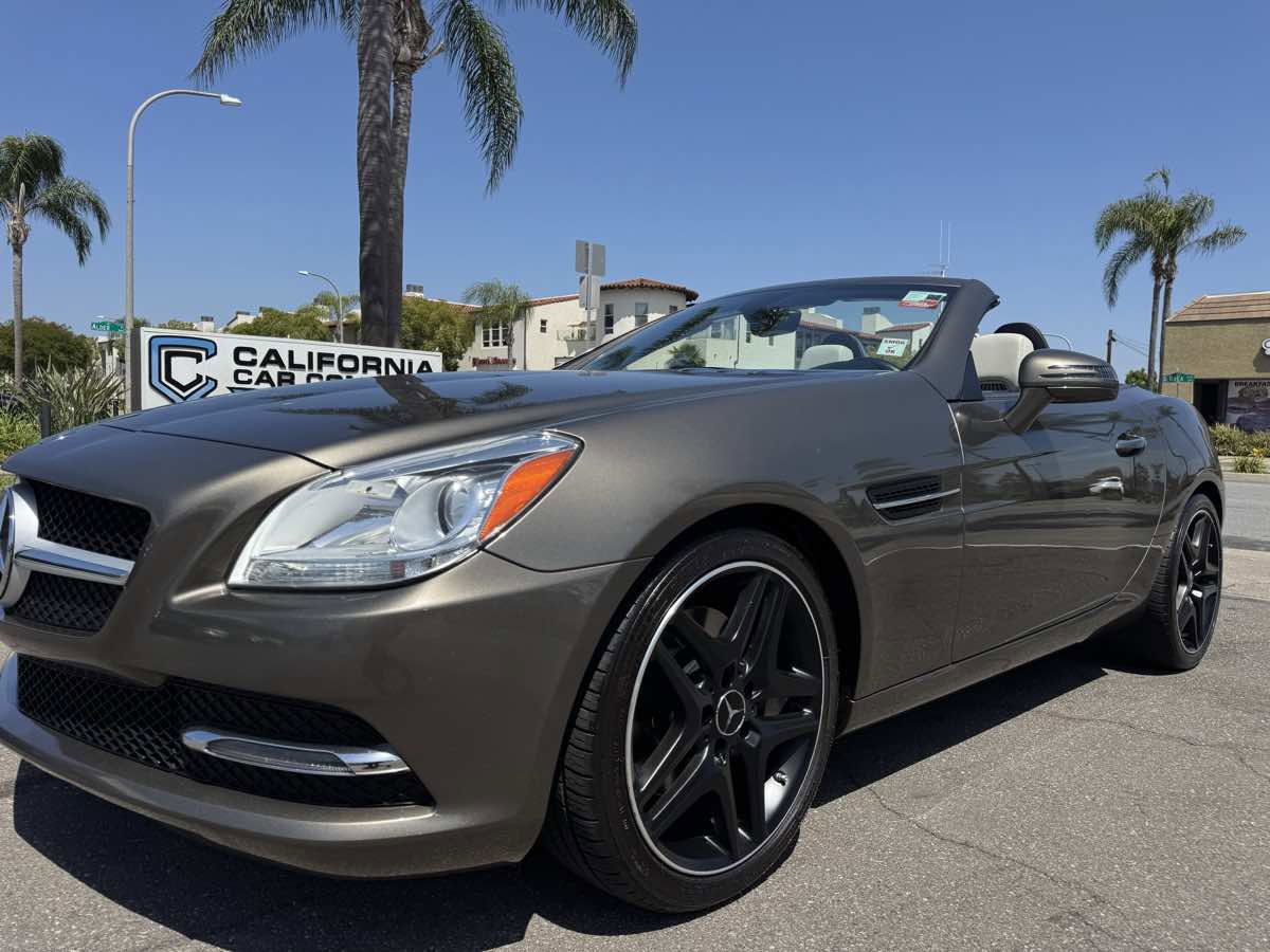 Used 2016 Mercedes-Benz SLK 300 w/ Premium 1 Package image 14