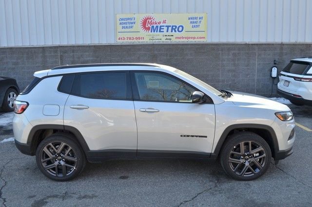 New 2026 Jeep Compass Latitude AWD/4WD image 9