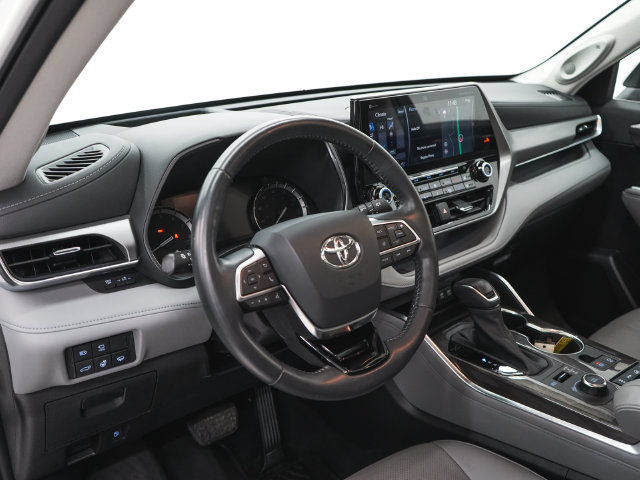 Used 2021 Toyota Highlander Platinum AWD/4WD image 20