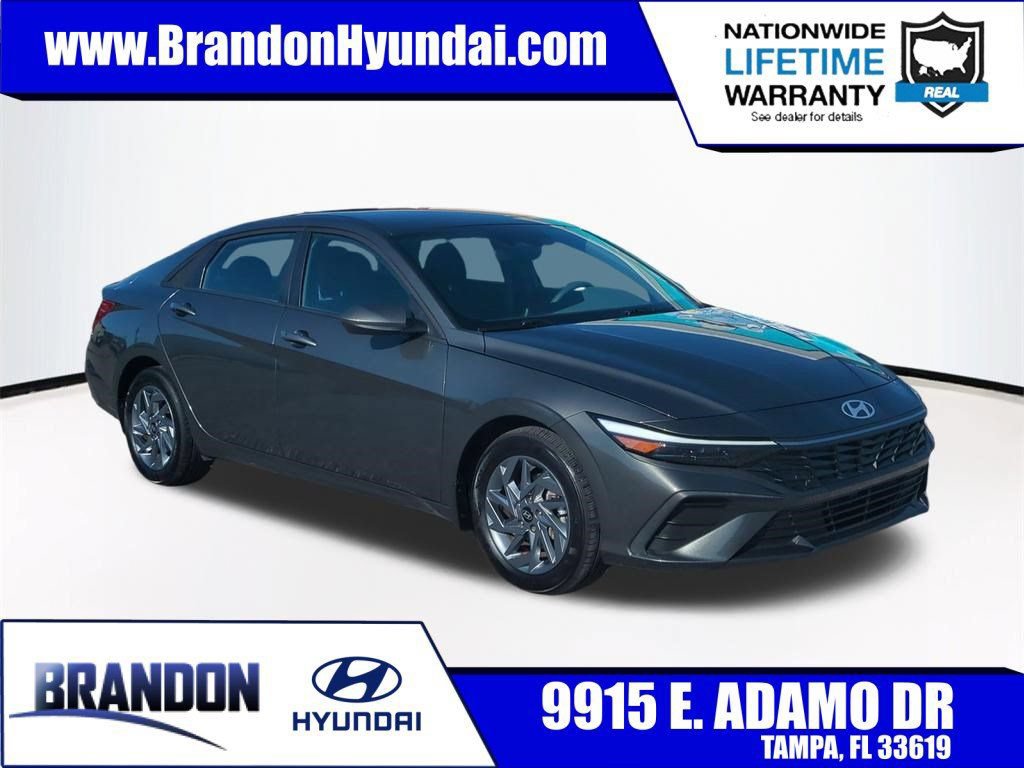 Used 2025 Hyundai Elantra Hybrid FWD image 1