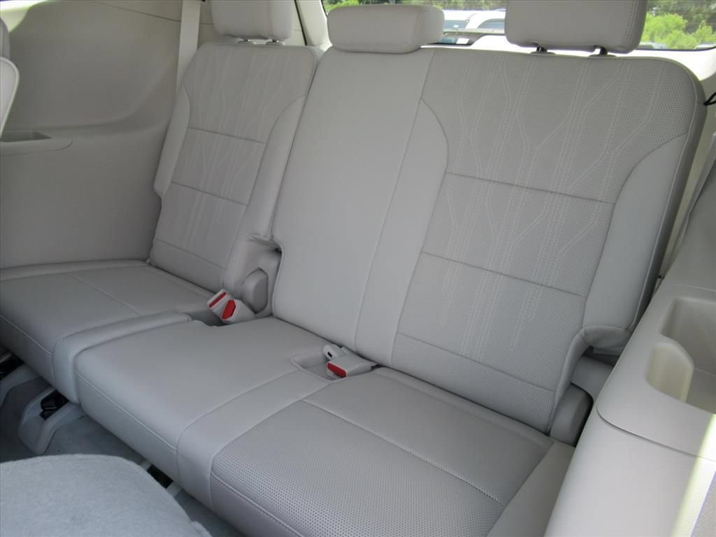 New 2026 Buick Enclave Avenir w/ Super Cruise Package FWD image 35