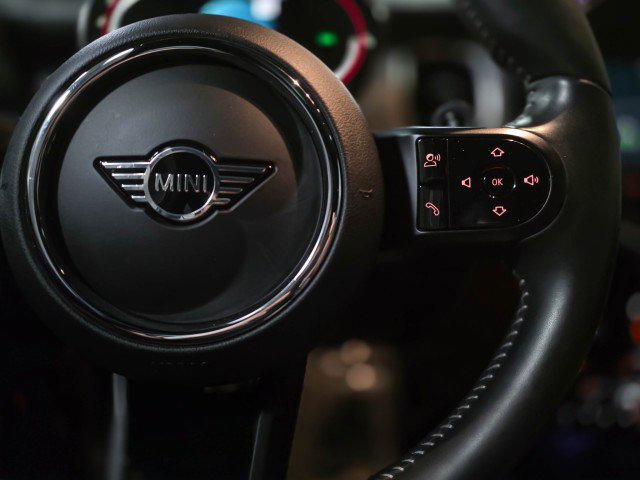 Used 2022 MINI Cooper John Cooper Works w/ Driver Assistance Package FWD image 19