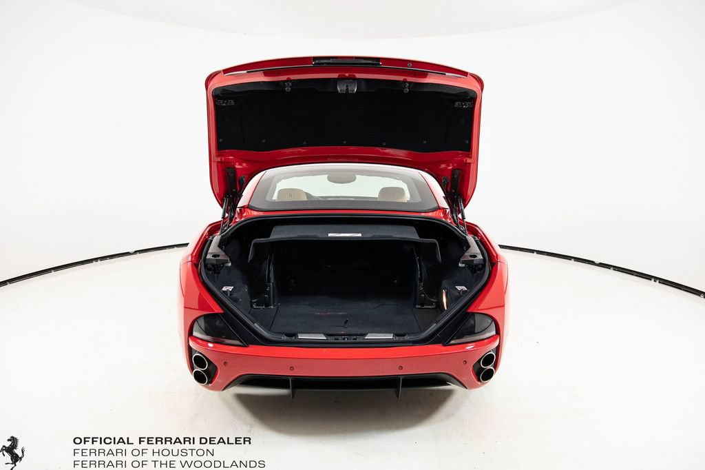 Used 2010 Ferrari California RWD image 42