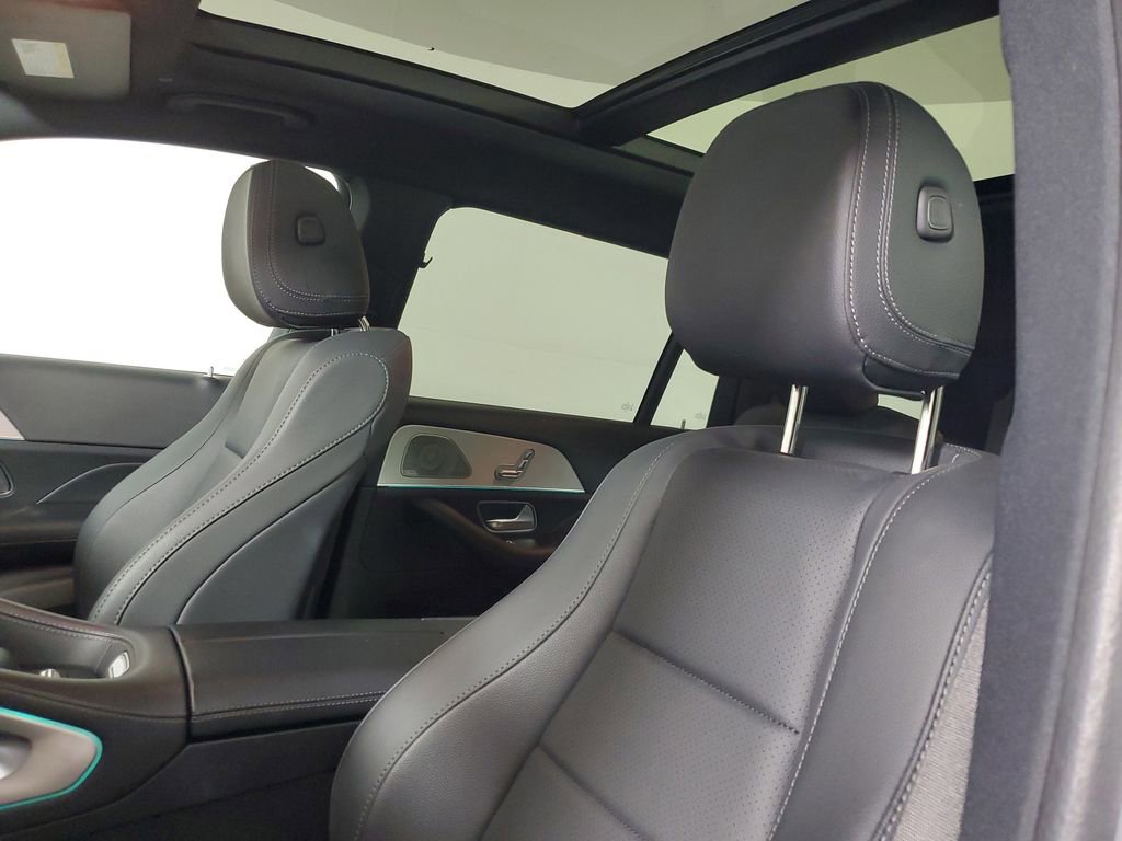 Used 2025 Mercedes-Benz GLS 450 4MATIC image 24