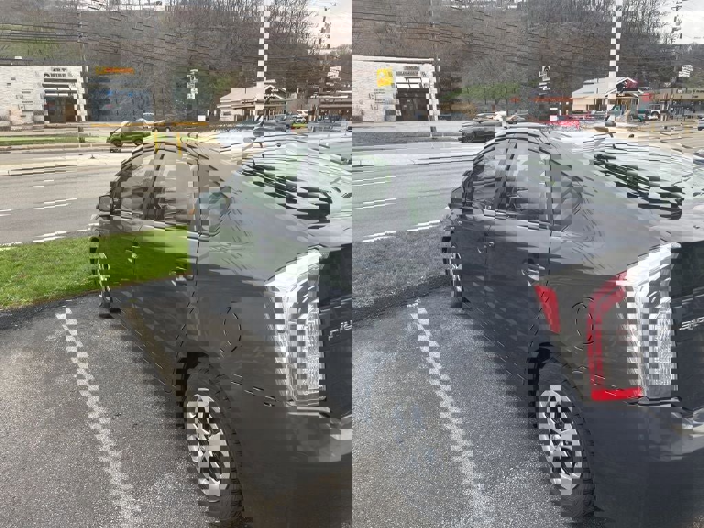 Used 2014 Toyota Prius Three w/ Solar Roof Package image 18