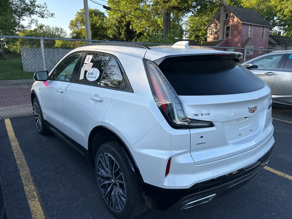 Used 2024 Cadillac XT4 Sport AWD/4WD image 9