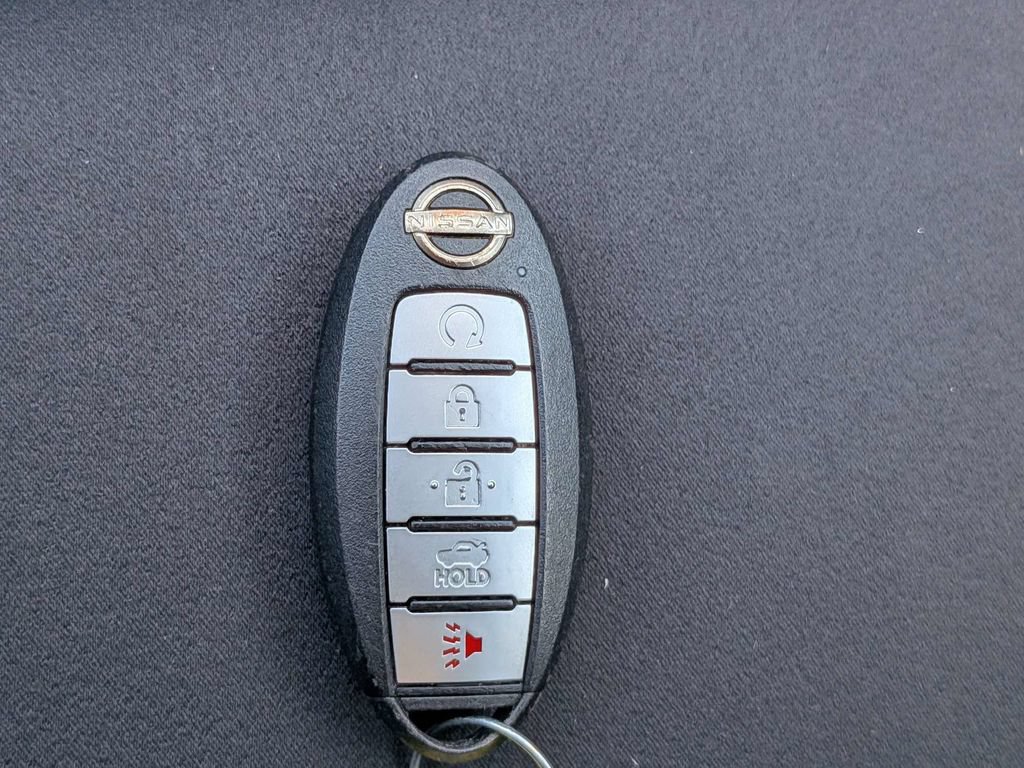 Used 2025 Nissan Altima 2.5 SV FWD image 27