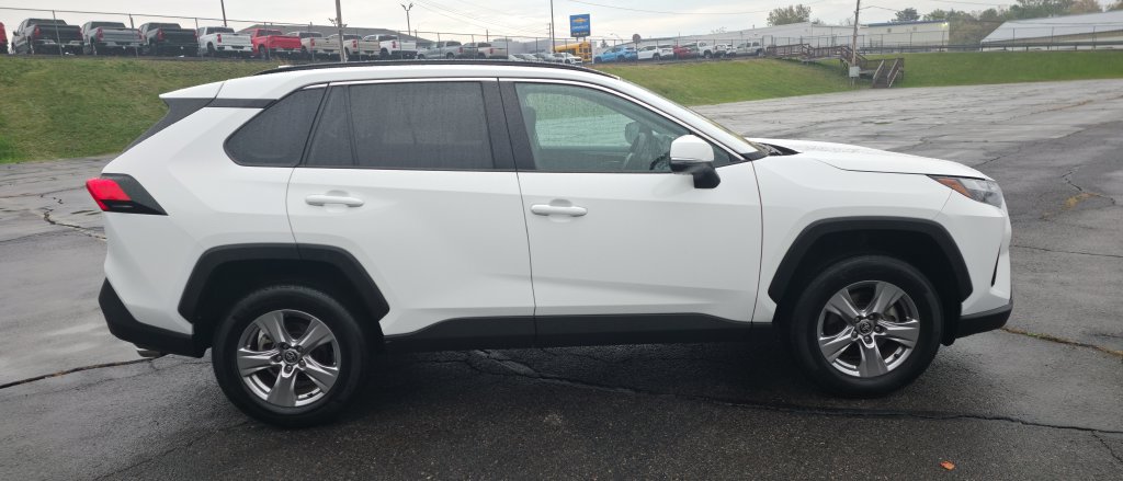 Used 2025 Toyota RAV4 XLE AWD/4WD image 14