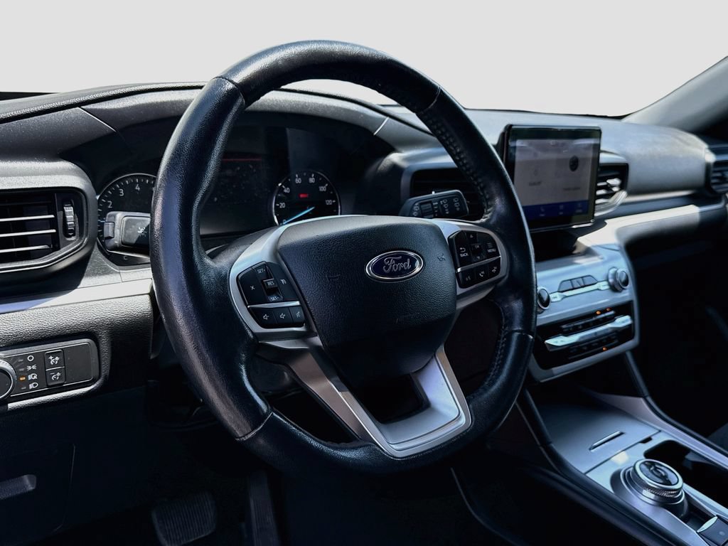Used 2022 Ford Explorer XLT AWD/4WD image 11