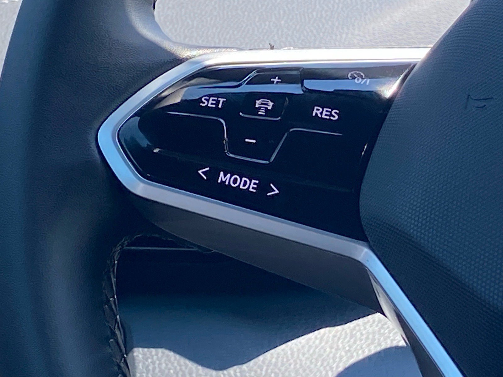 Certified 2023 Volkswagen ID.4 2WD image 7
