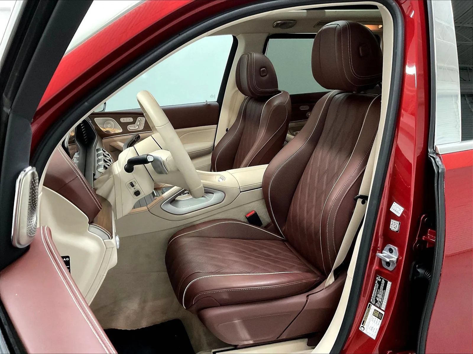Used 2024 Mercedes-Benz Maybach GLS 600 4MATIC image 13