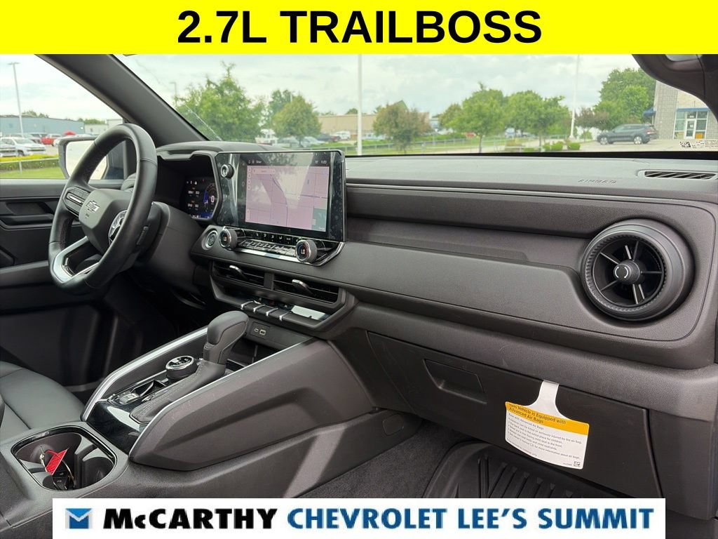 Used 2025 Chevrolet Colorado Trail Boss AWD/4WD image 33