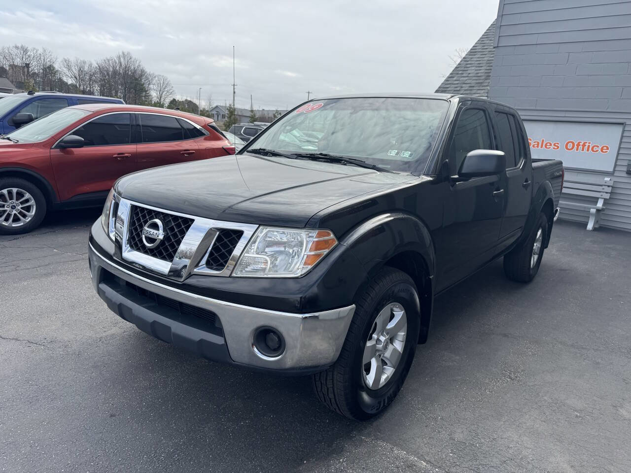 Used 2009 Nissan Frontier SE w/ SE Value Truck Pkg image 3