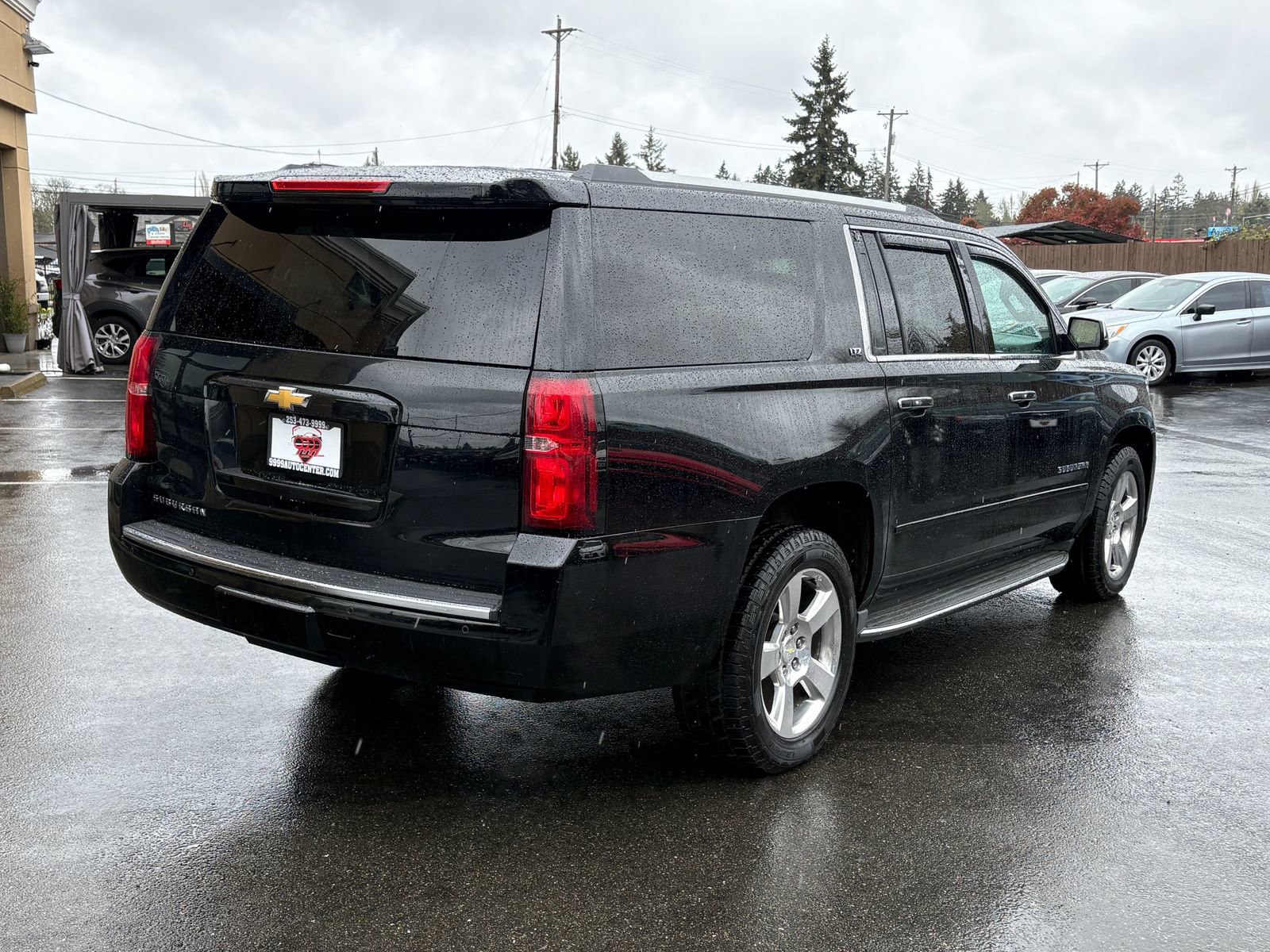Used 2015 Chevrolet Suburban LTZ AWD/4WD image 7