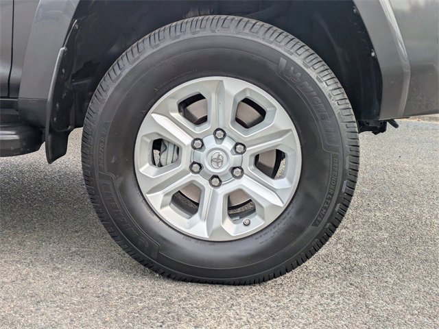 Used 2015 Toyota 4Runner SR5 image 11