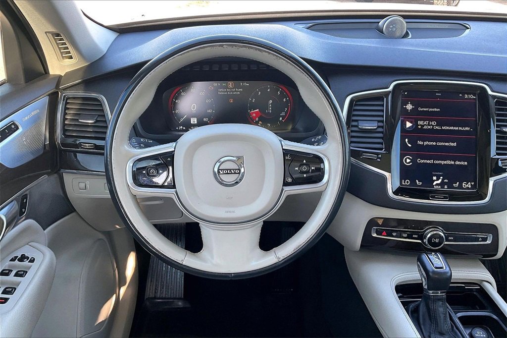 Used 2017 Volvo XC90 T6 Momentum w/ Vision Package image 8