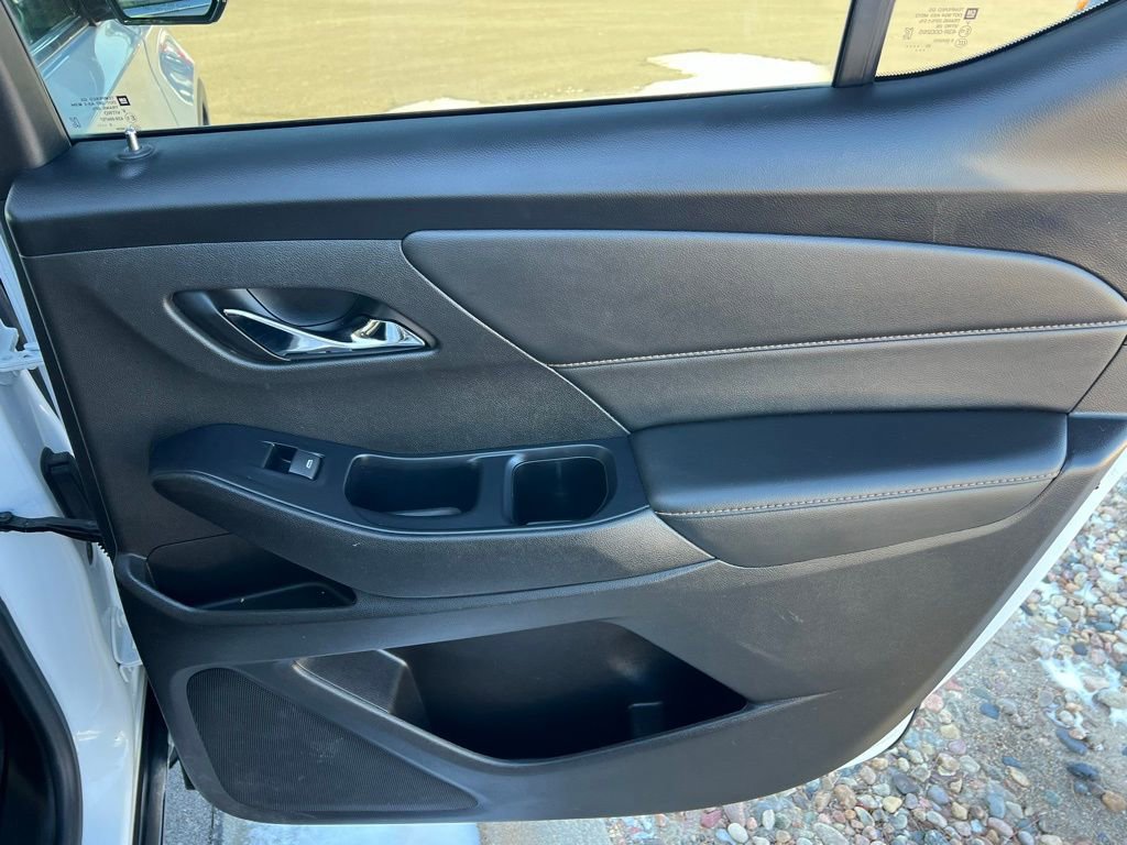 Used 2021 Chevrolet Traverse LT w/ LPO, Blackout Package image 25