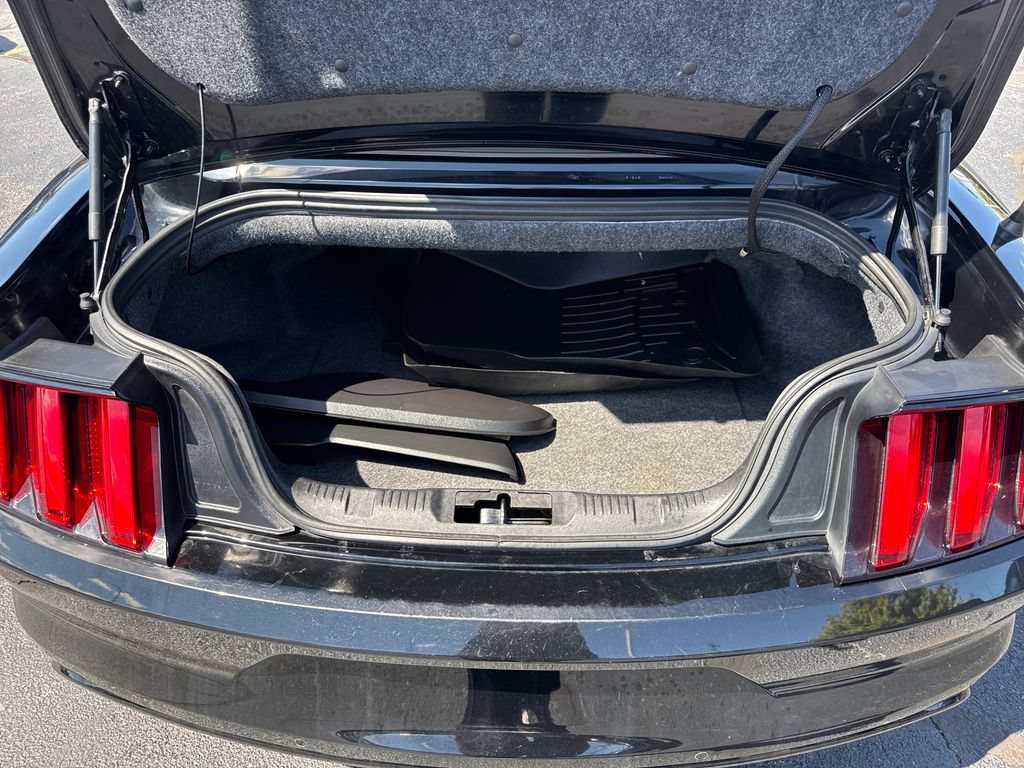 Used 2016 Ford Mustang Convertible RWD image 12
