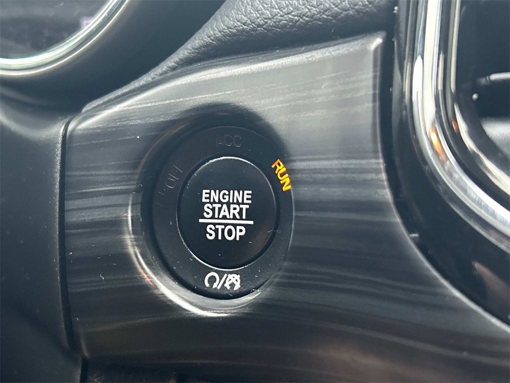 Used 2022 Jeep Grand Cherokee Laredo X image 32