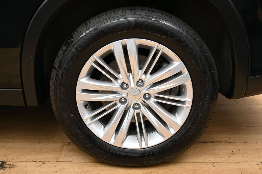Used 2024 Mitsubishi Outlander ES AWD/4WD image 12