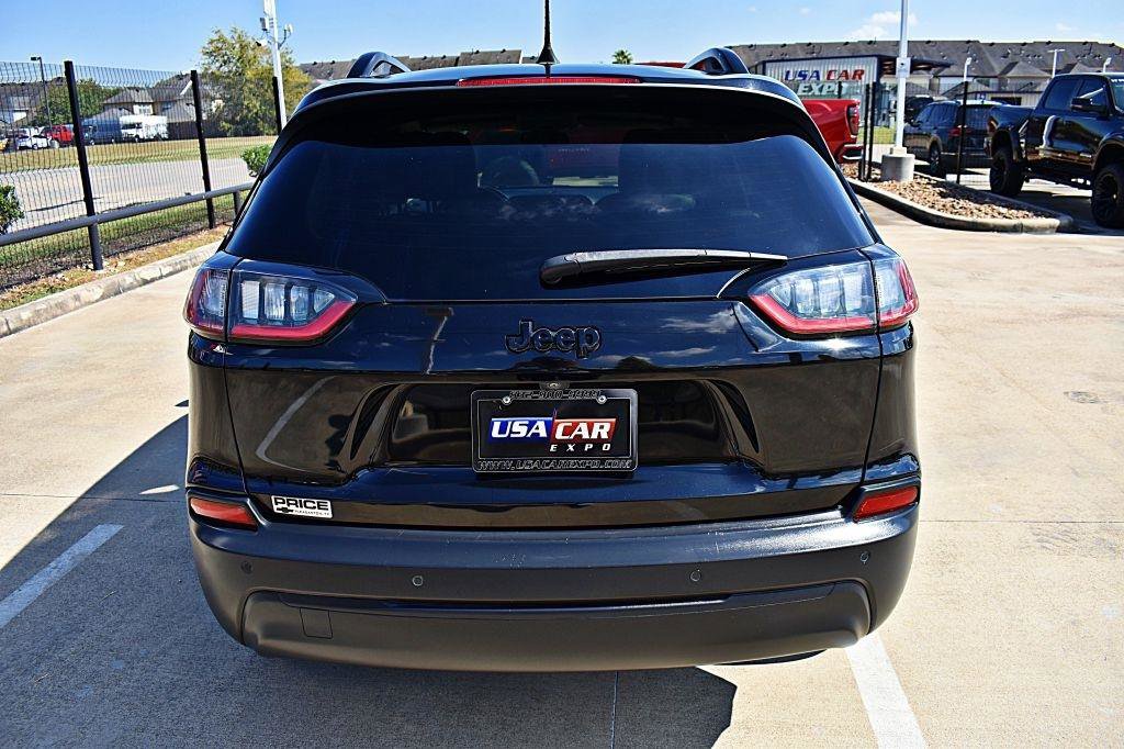 Used 2019 Jeep Cherokee Latitude Plus FWD image 6