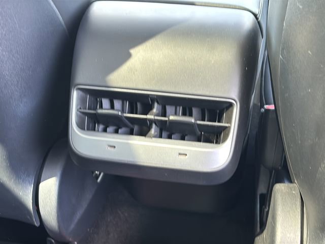 Used 2021 Tesla Model Y Long Range image 42