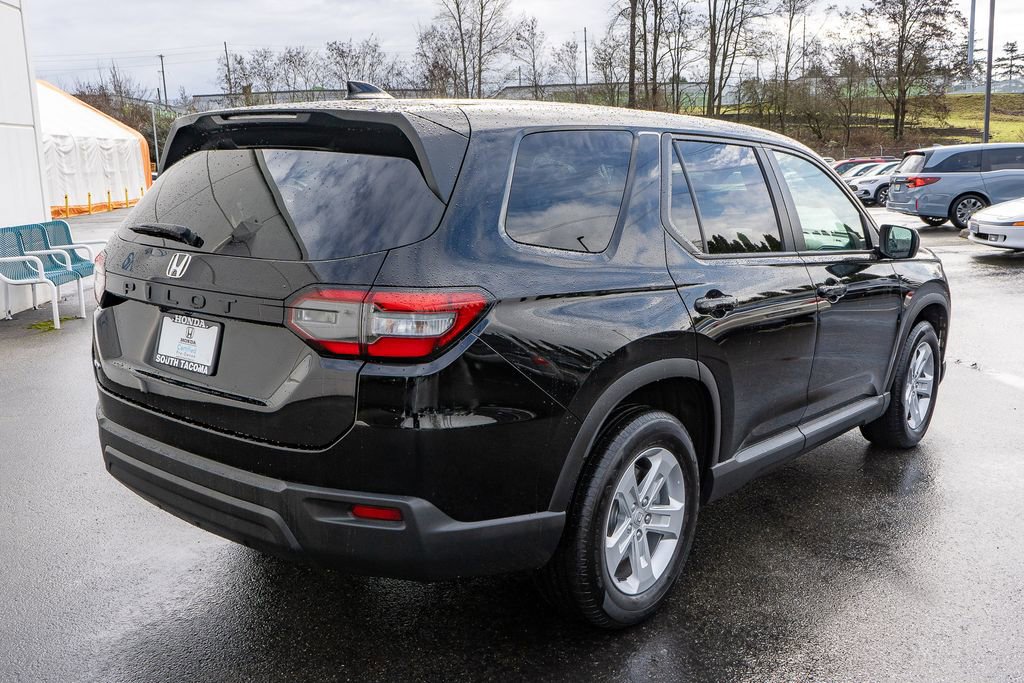 Certified 2023 Honda Pilot LX image 14