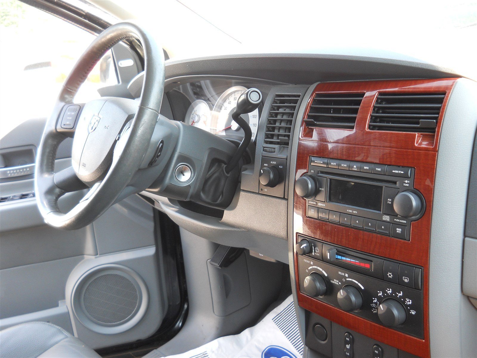 Used 2005 Dodge Durango SLT w/ Family Value Group AWD/4WD image 5
