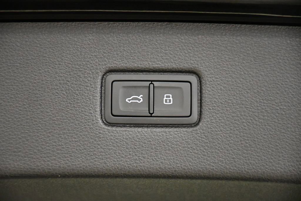 New 2026 Audi Q7 2.0T Premium image 57