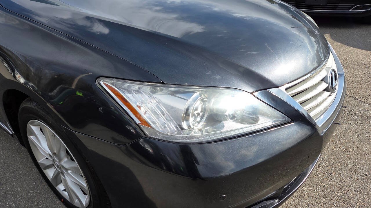 Used 2011 Lexus ES 350 w/ Preferred Accessory Package FWD image 19
