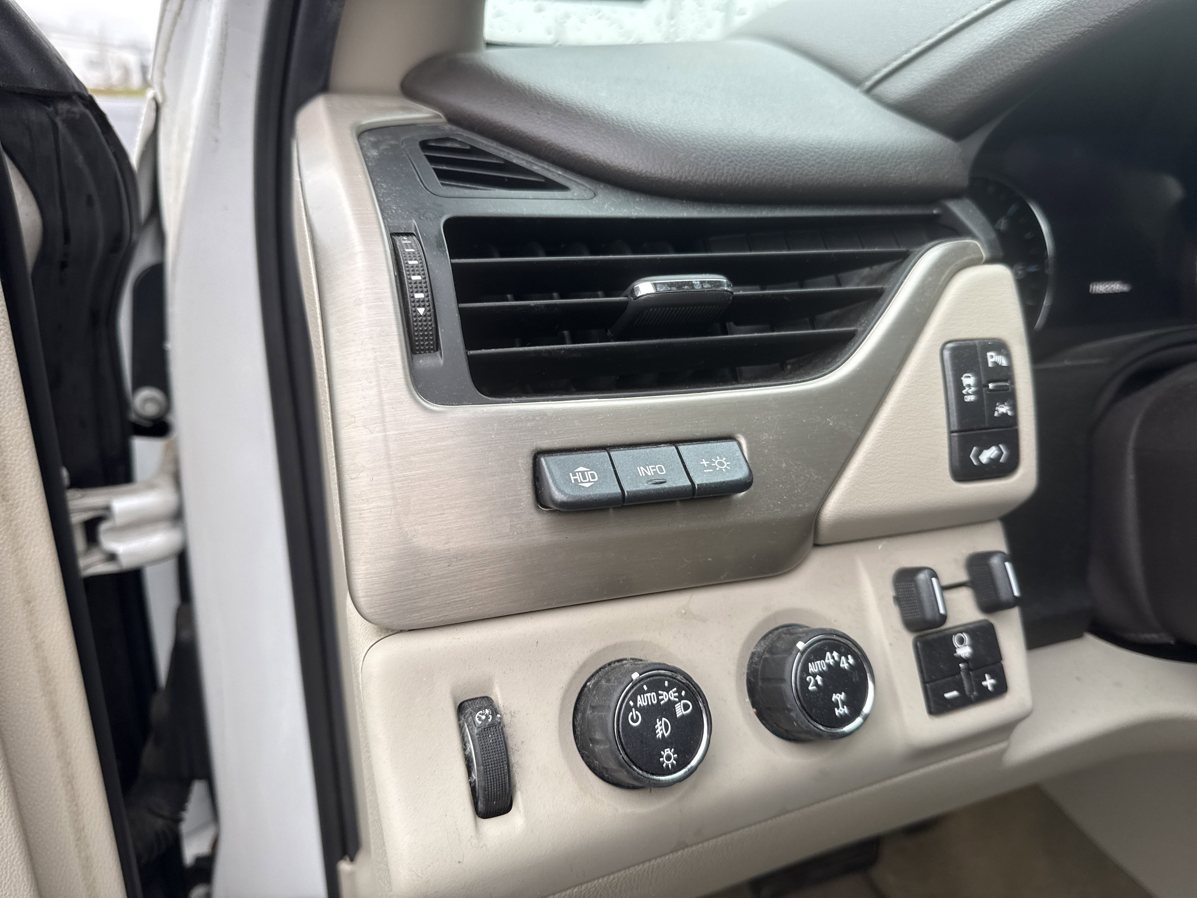 Used 2017 GMC Yukon XL Denali w/ Open Road Package image 21