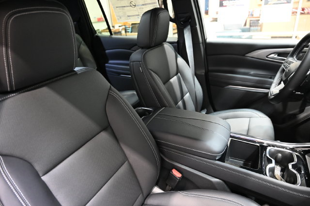 New 2027 Chevrolet Traverse LT w/ Midnight/Sport Edition FWD image 8