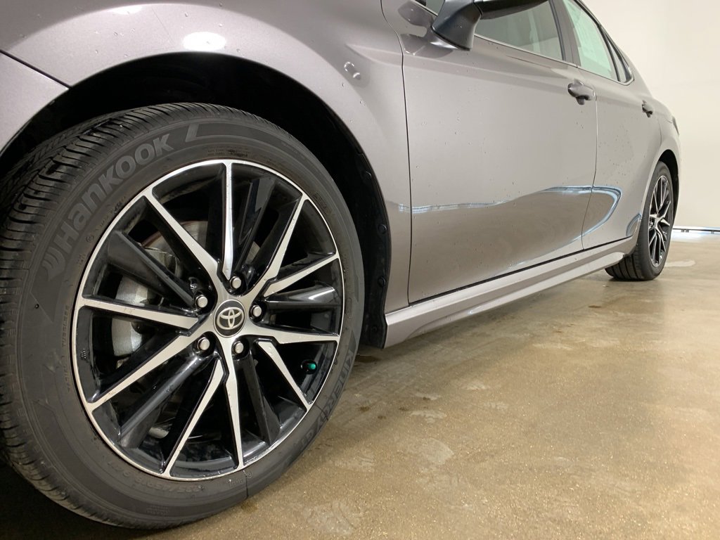 Used 2024 Toyota Camry SE w/ Convenience Package image 2