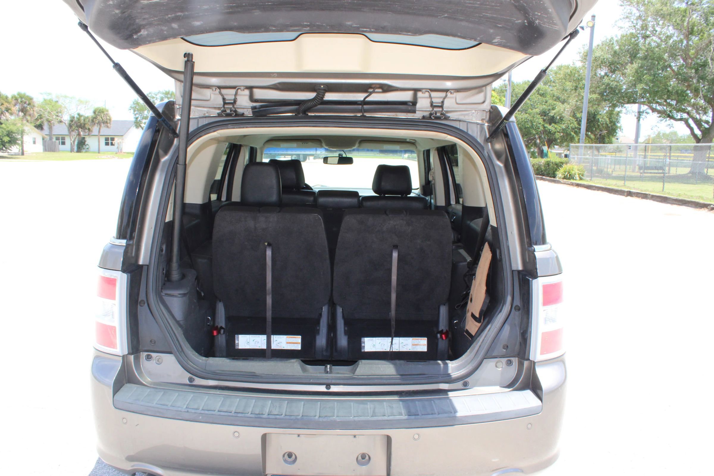 Used 2013 Ford Flex SEL FWD image 25