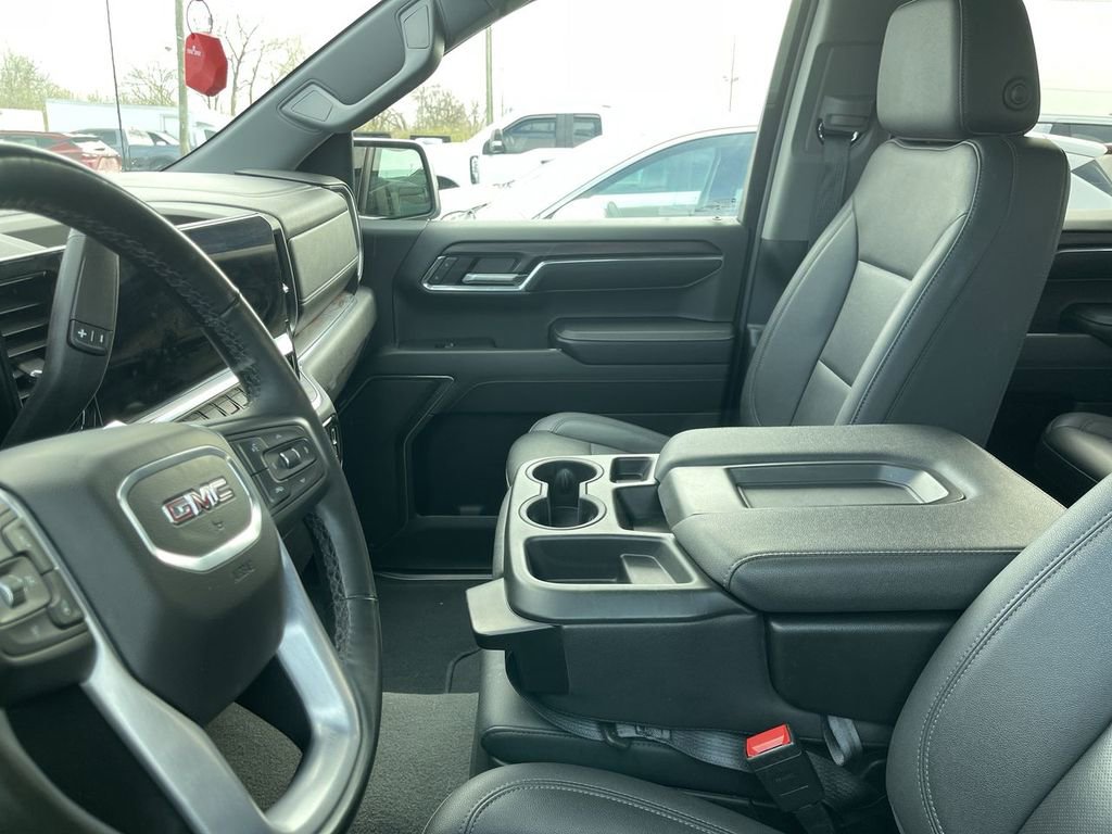 Used 2024 GMC Sierra 1500 SLT image 4
