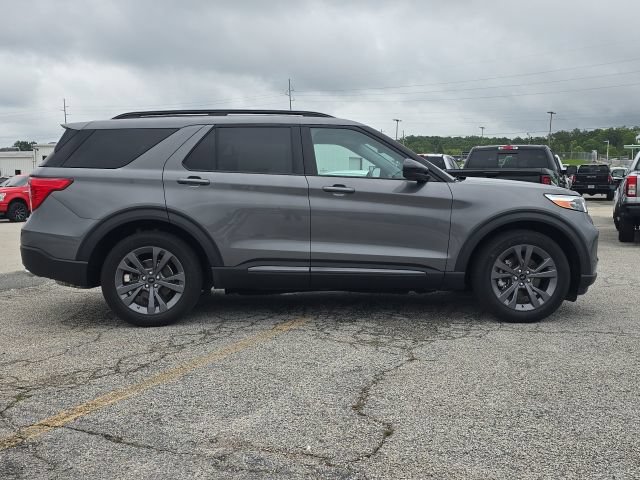 Used 2023 Ford Explorer XLT w/ Equipment Group 202A RWD image 6
