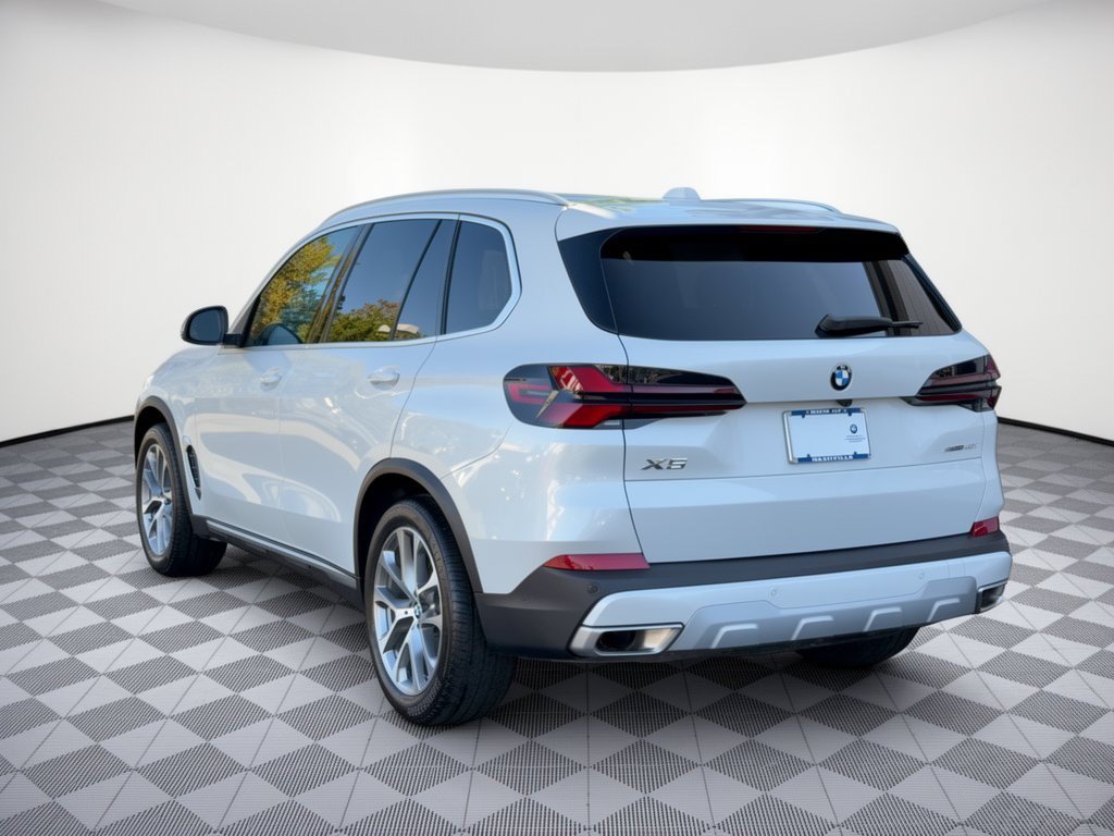 Used 2026 BMW X5 sDrive40i w/ Premium Package RWD image 3