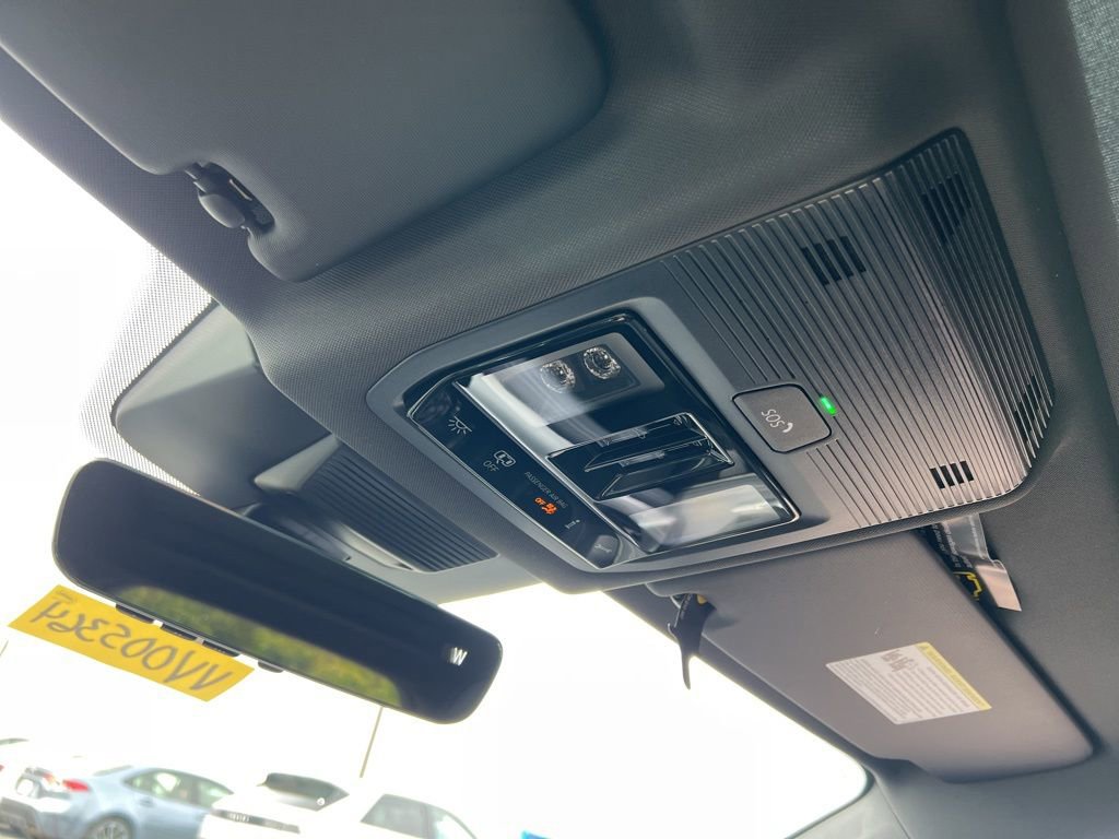 New 2026 Volkswagen Tiguan SE R-Line image 22